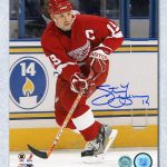 Steve Yzerman Detroit Red Wings Autographed Game Action 8x10 Photo